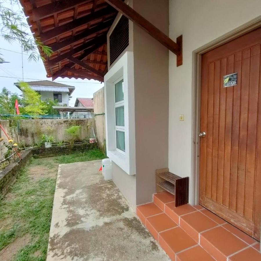 Cozzy Motel Malacca Exterior foto