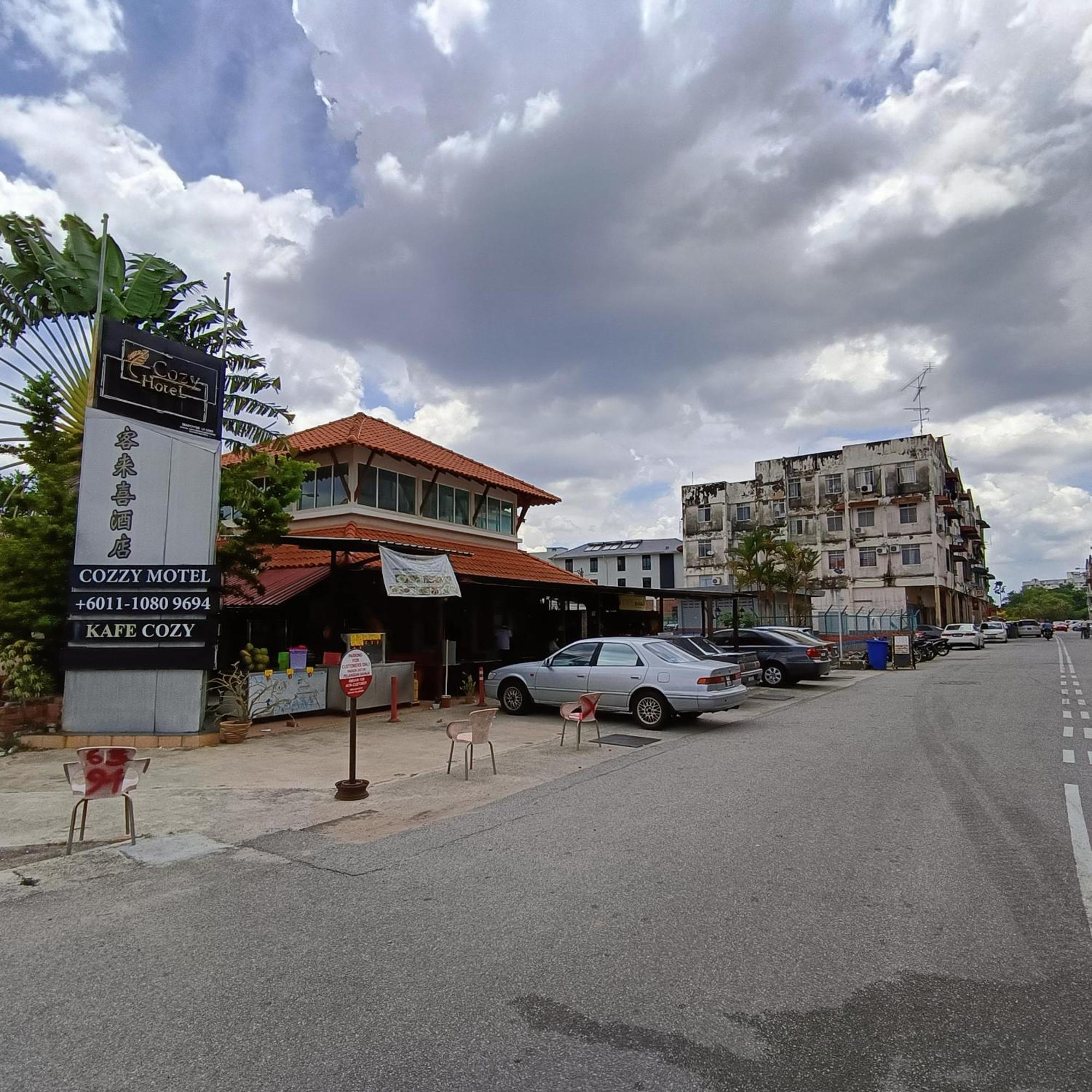Cozzy Motel Malacca Exterior foto